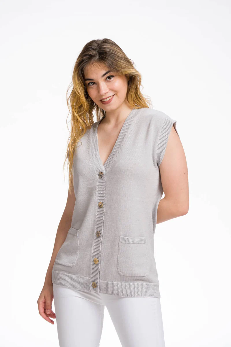 cardigan-grigio-perla-senza-maniche-carmen